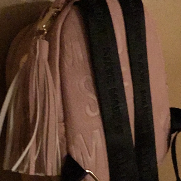 Designer Steve Madden Medium Backpack Purse / Pink / Roségold Color / Imprint - Picture 3 of 10